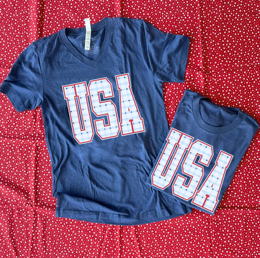 AMERICAN SPIRIT 2026: USA Gingham & Stars V Neck