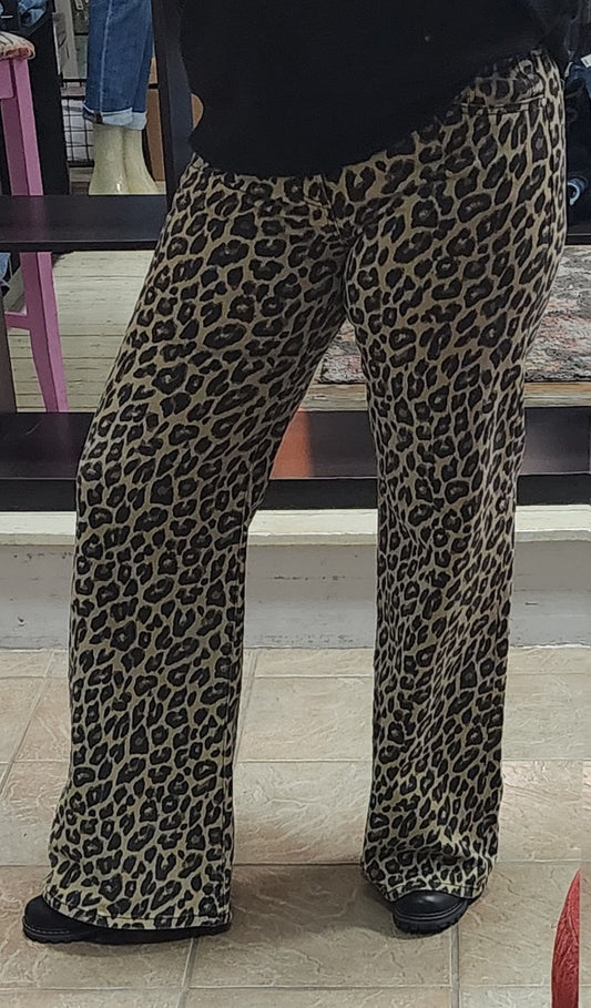 Leopard Love Jeans